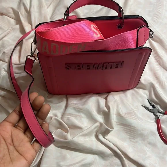 Pink - Picture 3 of 3